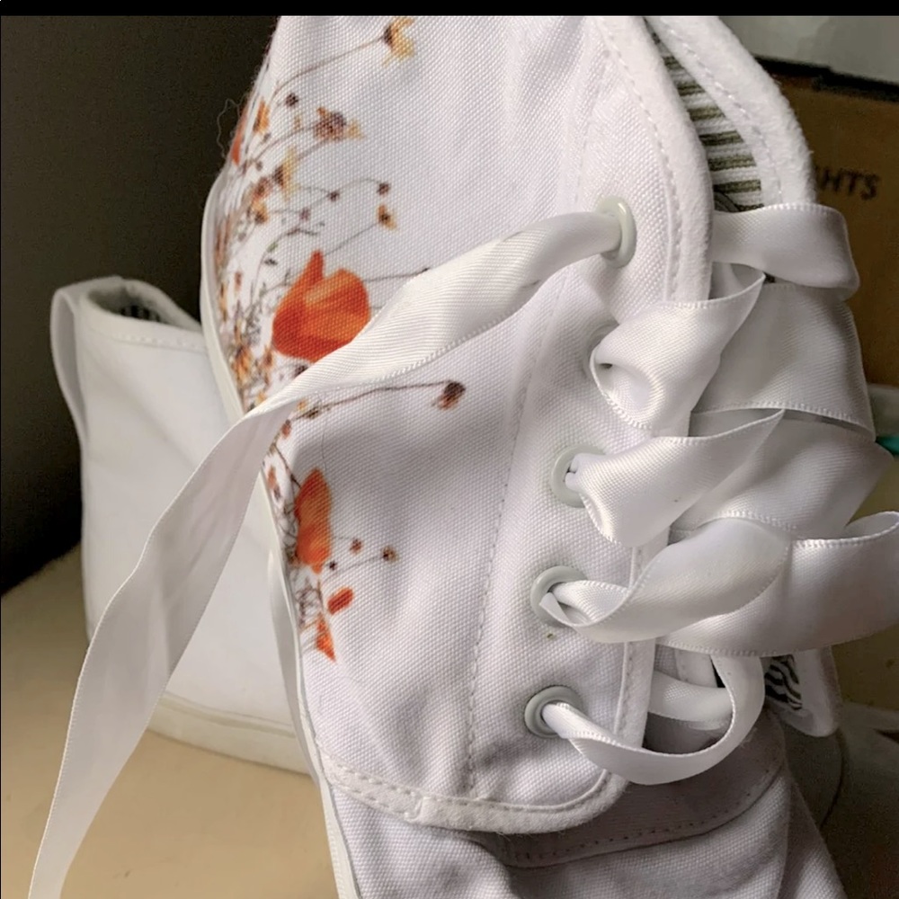 Bangs High top floral shoes size 8.5 women